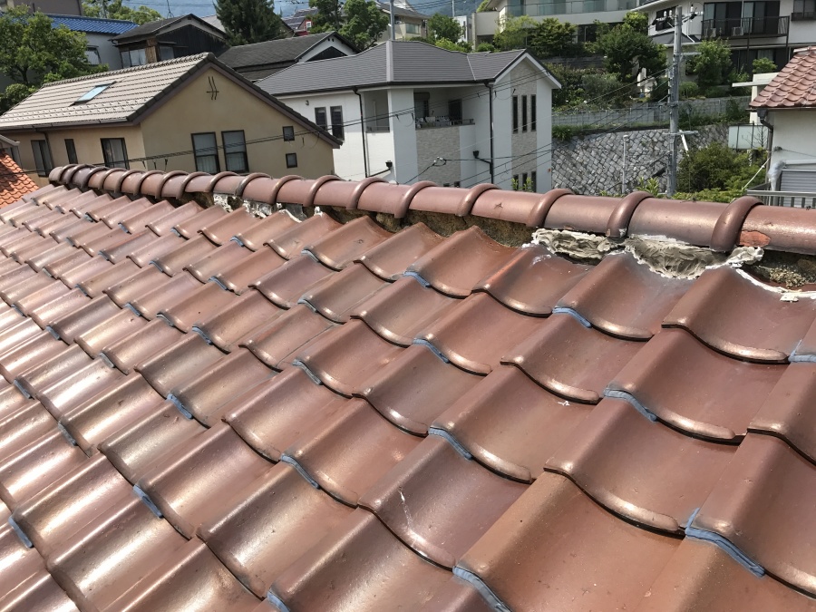 老朽化した屋根